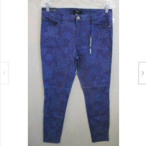 Forever 21 Skinny Ankle Jeans Size 31" X 29" NWT Southwestern Print
